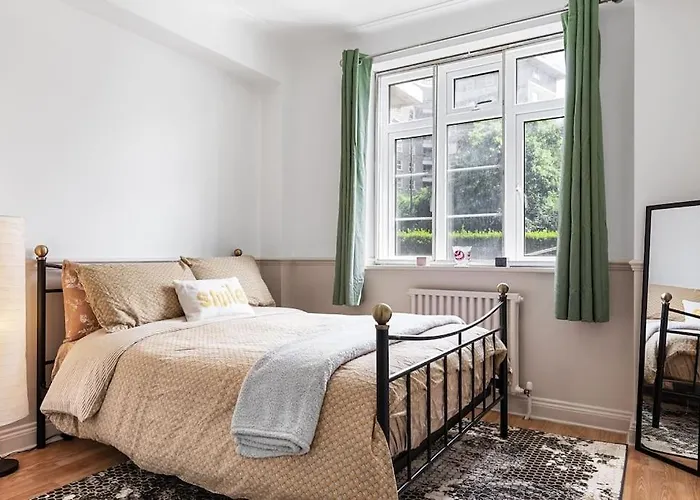 Brand New 3 Bedroom Flat In Central London