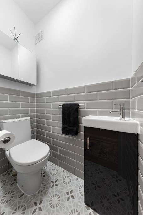 Brand New 3 Bedroom Flat In Appartamento