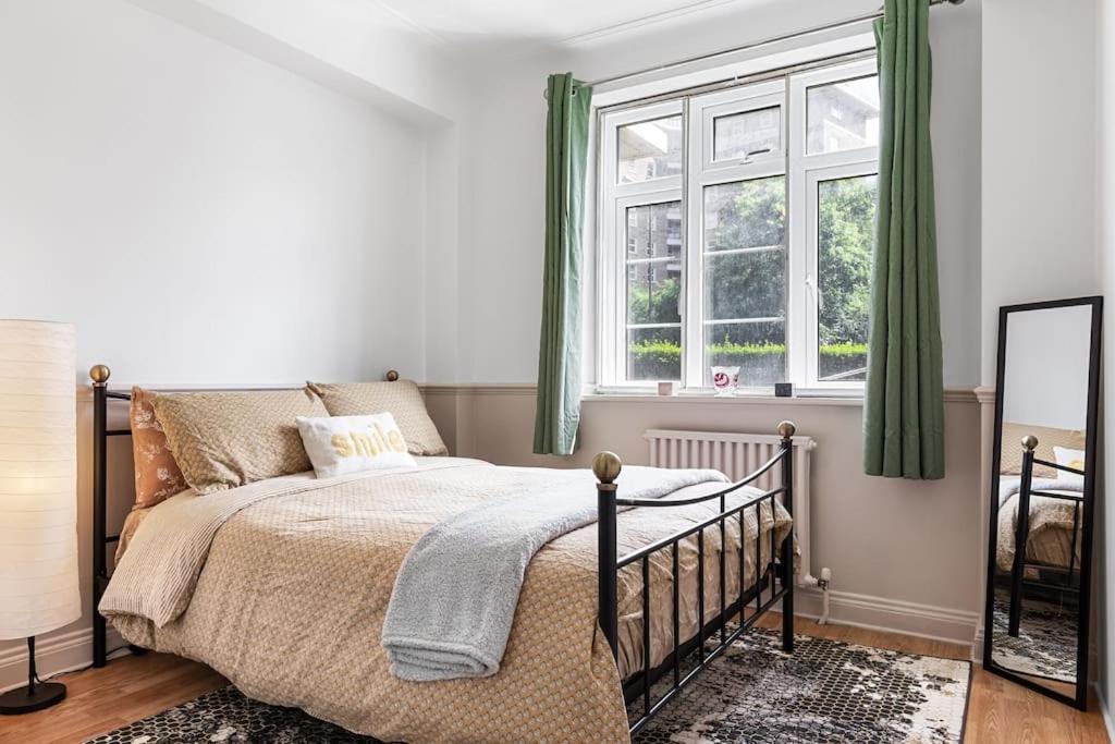 Brand New 3 Bedroom Flat In Appartamento Londra