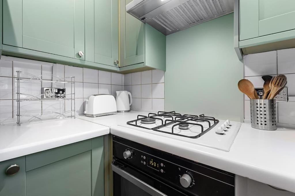 Brand New 3 Bedroom Flat In Appartamento *