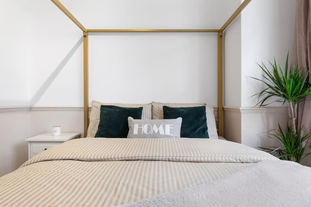 Appartamento Brand New 3 Bedroom Flat In *