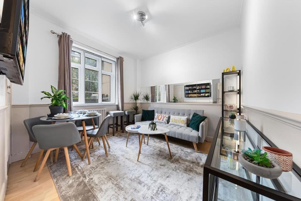 Appartamento Brand New 3 Bedroom Flat In Londra